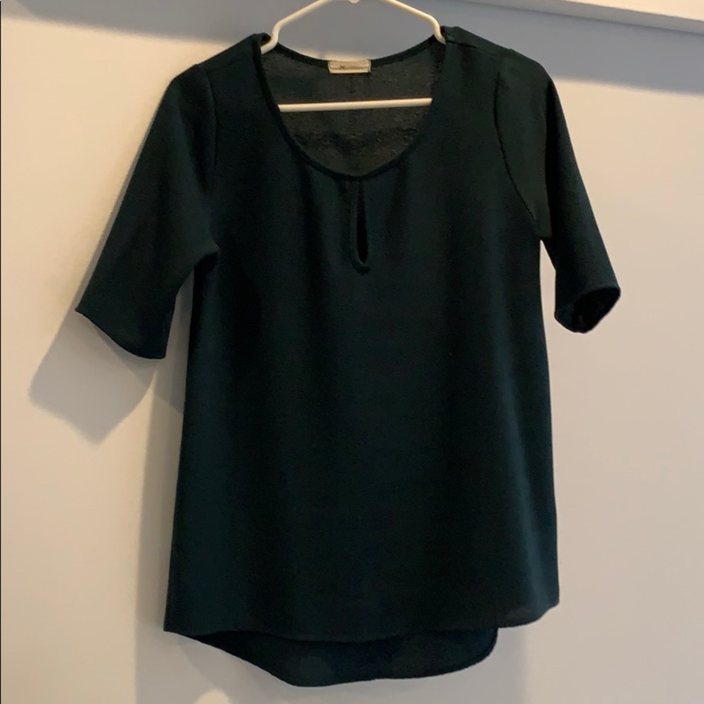 Forest green blouse with key hole, great condition
